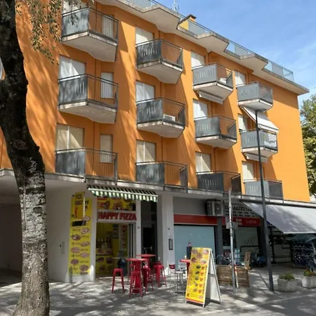 Colorful Flat In Bibione-beahost * Бибионе